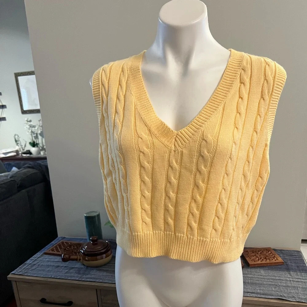 Like new Altar’d State yellow v neck sleeveless sweater